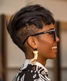 50 Short Hairstyles for Black Women | StayGlam Cochella Outfits, Short Hairstyles For Black Women, Natural Black Women, Pelo Afro, Shaved Sides, Penteado Cabelo Curto