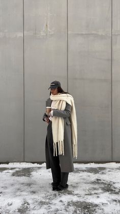 Chunky Wool Scarf, Nyc Outfits, Getting Bored, Classy Winter Outfits, Chic Winter Outfits, Winter Fashion Outfits Casual, Chunky Scarves, Corporate Outfits