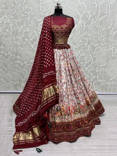 White Wedding Lehenga, Wedding Choli, Engagement Gown, Wedding Lehenga Choli, Lehenga Crop Top, Cotton Lehenga, Lehenga Choli Wedding, Floral Lehenga, Party Wear Lehenga Choli