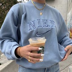 Sweatshirts Nike, Vintage Nike Sweatshirt, Tennis Skirt Outfit, Nike Vintage, Nike Sweater, Nike Sweatshirts, 2024 Vision