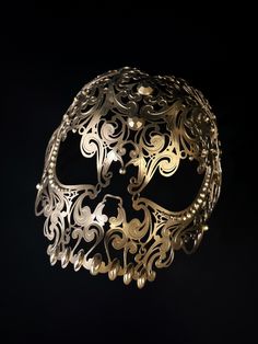 Metal skull mask in gold. Gold Skull Mask, Skull Masquerade Mask, Mardi Gras Kid, Kids Party Packs, Mens Masquerade Mask, Mask For Men, Female Mask, Metal Skull, Gold Mask