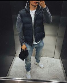 Puffer Vest Outfit Men, Athleisure Outfits Men, Winter Fashion Aesthetic, Men's Winter Fashion, Vest Outfits Men, Puffer Vest Outfit, Guys Fashion Casual, Fall And Winter Fashion, Fashion Australia