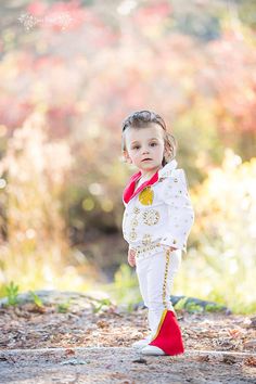 Elvis Halloween, Best Toddler Halloween Costumes, Cute Toddler Halloween Costumes, Elvis Costume, Old Halloween Costumes, Elvis Presley Memories, Baby Kostüm, Boy Halloween Costumes