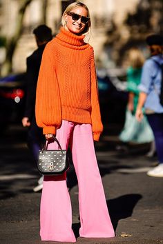 Marlene Hose, Orange Sweater, Cooler Look, Pink Pants, Mode Inspo, Winter Mode, 가을 패션, Mode Vintage