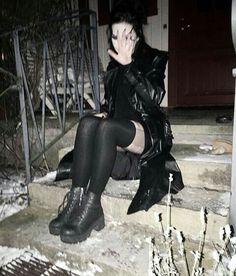 Patricia Morrison, Goth Fits, Goth Outfit, Trad Goth, Black Clothes, Goth Women, Grunge Look, Tumblr Outfits