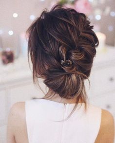 Tonya Pushkareva Long Wedding Hairstyle for Bridal via tonyastylist / http://www.himisspuff.com/long-wedding-hairstyle-ideas-from-tonya-pushkareva/4/ Casual Wedding Hair, Messy Wedding Hair, Twisted Updo, Peinados Recogidos, Updos For Medium Length Hair, Ombré Hair, Wedding Hairstyles Updo