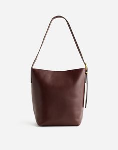 The Essential Medium Bucket Tote | Madewell Madewell Bucket Bag, Classic Fall Style, Coastal Fall, Black Heeled Ankle Boots, Winter Palette, Madewell Bags, Fall Wardrobe Essentials, Classic Style Outfits, Bucket Tote