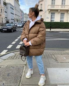 Puffer Jacket Outfit, 가을 패션, Casual Fall Outfits, Mode Inspiration, Winter Fashion Outfits, Cute Casual Outfits, Look Fashion, Jacket Outfits