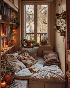 Cozy bedroom Bedroom Nook Ideas, Small Cozy Bedroom, School Apartment, Bedroom Decoration Ideas, Nook Ideas, Organic Aesthetic, 10 Essentials, Deco Studio, Cosy Room