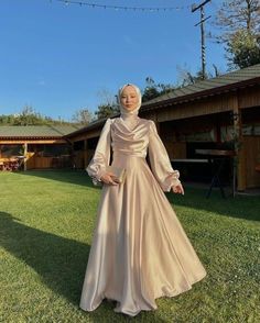 Dress kondangan 2023 ,outfit kondangan , fashion kondangan Prom Outfits Hijab, Hijabi Dresses Prom, Muslim Bridesmaid Dresses, Long Dresses Hijab, Modest Silk Dress, Silk Modest Dress, Modest Prom Dresses Muslim, Prom Dress Hijab