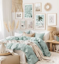 In this article, I’m sharing some of my favourite boho bedroom ideas to inspire you, and help you create the perfect boho bedroom of your own/ Design Ložnic, Beach Room Decor, Bedroom Turquoise, Beachy Room, Redecorate Bedroom, Cozy Room Decor, Room Makeover Bedroom, Room Makeover Inspiration