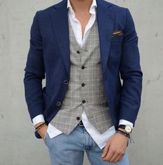 Mens Formal Vest, Mens Fashion Blazer, Blazer Outfit, Sport Jacket, Mens Fashion Classy, Mens Fashion Casual Outfits, Sharp Dressed Man, Mens Fashion Suits, Navy Blazer