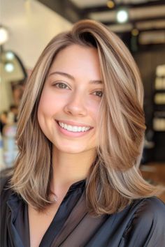 Long Layered Mid Length Hair, Side Parting Medium Length Hair, Shoulder Length Side Part Hair, Mid Length Blonde Hair With Layers, Medium Length Hair With Layers Side Part, Medium Length Haircut Side Part, Hair Stylea, Medium Length Hairstyle, Shoulder Length Layered Hair