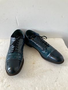 "sz 9.5 d length: 11.5\" width: 4\" insole: 11\" luxury is where the action is these are luxury shoes  vintage 60s exquisite STACY ADAMS shoes  very stylish lace-up dress shoes  wing tip with a perforated designs  a round biscuit toe lace up vamp with cotton shoe string all leather sole man made lining STACY ADAMS sustainable fashion Men shoes of  distinction made in INDIA good condition" Vintage Leather Shoes, 60s Men, Mod Shoes, Stacy Adams Shoes, Shoes Vintage, Dress Shoe, Mens Oxfords, Dark Teal, Vintage 60s