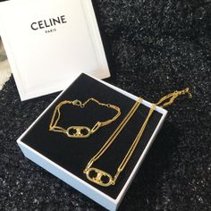 Celine Paris, Accessory Inspo, Wardrobe Room, Jewelry Fashion Trends, Girly Jewelry, Diamond Bracelets, Luxury Brand, Luxury Jewelry, Accessories Watches