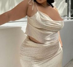 Plus Size Photography, Plus Size Posing, Plus Size Baddie Outfits, Polka Dot Skirt, Plus Size Beauty, Plus Size Models, Dot Skirt, Moda Plus, Curvy Outfits