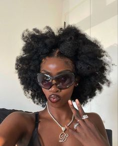 Art Heaux Fashion, Hairstyles For Big Foreheads Black, Y2k Natural Hairstyles, Natural Hairstyles For Black Women Short 4c, Braidout Hairstyles, Mini Afro Hairstyles, Afro Styles Hairstyles, Bantu Knots Hairstyles Half Up, High Puff Natural Hair 4c