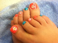 Fun nails for the summer :) Yellow Toes, Pretty Nails For Summer, Easy Toe Nail Designs, Toenail Designs Summer, Beach Toes, Toe Nail Color, Summer Toe Nails, Cute Toe Nails, Nail Art Designs Summer