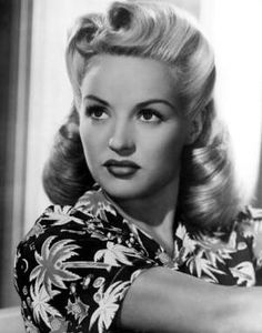 Easy 50s Hairstyles, Klasik Hollywood, Retro Updo, 40s Hairstyles, Betty Grable, Victory Rolls