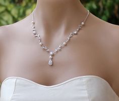 Wedding Jewelry Pearls, Wedding Jewelry Necklace, Royal Accessories, Wedding App, Crystal Wedding Necklace, Princess Stuff, Jewelry Pearls