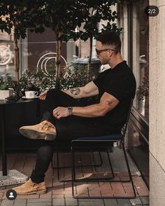 Dark Style Men, Mens Going Out Outfit Night, Mens Boots Style, Mens Style Ideas, Style Timberland Boots, Streetwear Men Outfits Street Fashion, Jeans Chelsea Boots, Men Dress Boots, How To Style Chelsea Boots