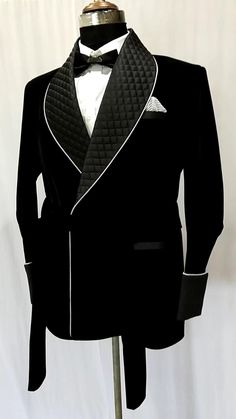 Smoking Jackets Tuxedo Ideas, Prince Suit, Wedding Dresses Men Indian, Party Hosting, Sangeet Outfit, Blazer Outfits Men, Mannequin Display