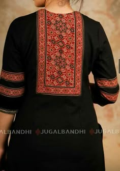 Kurti Tops Designs, Kurti Ideas, Design Kurti, Kalamkari Designs, Neck Patterns, Kurti Style, Stylish Kurtis, Kurtis Design