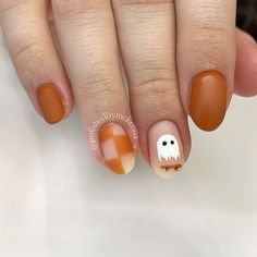 Summa Nails, Autumn Nail Colors, Ghost Nails, Mickey Nails, Natural Nail Designs, Halloween Acrylic Nails, Autumn Nail, Fall Nail Art Designs, Permanent Jewelry