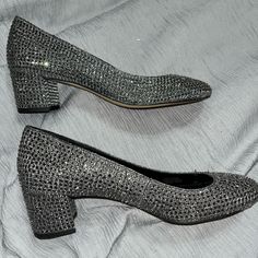 Michael Kors Sz 6.5 M Sparkly Silver On Black Pumps.Well Cushioned. 1.75” Heel Used Once Review Photos Bottoms Look Almost Brand New You Can Use Affirm At Checkout Accepting Reasonable Offers, No Low-Balling, Those Will Not Be Responded To. Serious Buyers Only. All Offers Must Be Close To The Listing Price. Metallic Silver Heels With 4-inch Heel For Formal Occasions, Silver Heels With Round Toe Medium Width, Glamorous Low Heel Court Shoes For Formal Occasions, Silver High Heel Court Shoes With Medium Width, Silver High Heel Court Shoes Medium Width, Metallic Low Heel Formal Shoes, Metallic Low Heel Formal Heels, Formal Metallic Low Heel Shoes, Silver Closed Toe Court Shoes Medium Width