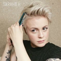 7,439 Likes, 250 Comments - Sarah H. (@sarahb.h) on Instagram: “▶#sarahstyles Messy pixie tutorial 💁 •Products used: •BTZ Noodle Head •SG Texturizing paste •BTZ…” Styling Short Hair Pixie Tutorials, Pixie Tutorial, Funky Short Hair, Sarah H, Messy Pixie, Sarah B, Pixie Hair, Sassy Hair, Short Hair Tutorial