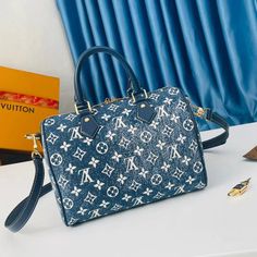 BRC Fashion Lu-Vi bags - 11923 A+ Excellent Quality copies; Contact us if you've any questions in your mind. Luxurious Bags, Trendy Tote, Bag Tags, Louis Vuitton Bag, Contact Us, Fashion Bags, Clutch Bag, Paper Bag, Dust Bag