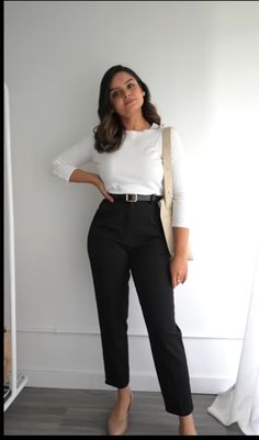 Medical Business Casual Outfits For Women, Phd Outfit Women, Girly Business Outfit, Pharmacy Outfit Work Attire, Teacher Outfits Formal, Office Attire Women Professional Outfits Classy Business Casual, Office Job Outfits Summer, Young Corporate Fashion, Doctor Outfit Women Work Wear