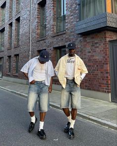 @streetvirality . . . . . . . #povoutfit #streetstyle #streetwear #style #vintagestyle #fashionstyle #fashionista Summer Mens Fashion, Summer Fits Men, Streetwear Inspiration, Mens Shorts Outfits, Street Wear Outfits, Outfits Streetwear, Summer Mens, Streetwear Style