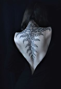 Dr Tattoo, Gotik Tattoo, Throat Tattoo, Back Piece Tattoo, Neck Tattoos Women, Back Of Neck Tattoo, Pieces Tattoo, Back Tattoo Women, Tattoo Feminina