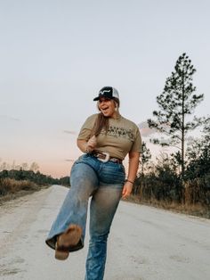 Casual Western Outfits Plus Size, Western Curvy Outfits, Mexican Cowgirl Outfits Plus Size, Mid Size Country Outfits, Country Outfits Midsize, Mid Size Cowgirl Outfits, Plus Size Southern Fashion, Plus Cowgirl Outfits