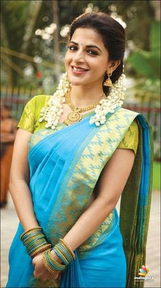 Ishwarya Menon, Iswarya Menon, Bride Saree, Bond Girls, Indian Photoshoot, Glamorous Makeup, Saree Models, Indian Aesthetic, Indian Actress Hot Pics