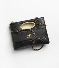 Bottega Bag, Chanel Watch, Chanel Collection, Eyewear Shop, Chanel Couture, Chanel Official Website