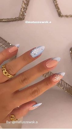 Nail Art Noel, New Years Nail Designs, Stylish Tips, Ideas For Bathroom, Winter Nails Acrylic, Simple Acrylic Nails, Zircon Earrings, Glam Nails