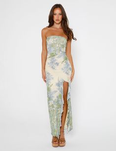 THEO MAXI DRESS - MULTI : PAISLEY : TAPESTRY – Tiger Mist North America Sorority Formal Dress, Sorority Formal, School Dance Dresses, Prom Dress Inspiration, Cute Prom Dresses, Senior Prom, Tiger Mist, Grad Dresses, Gala Dresses