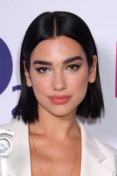 Bob Lung, Bobs Hairstyles, Hair Dyer, The Undercut, Short Layered Bob Hairstyles, Hair Idea, Layered Bob Hairstyles, Bob Hairstyles For Fine Hair, Easy Summer Hairstyles