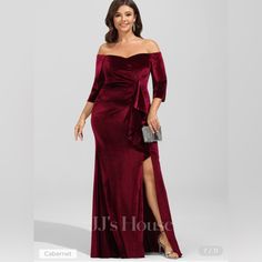 Selling This Super Pretty Off The Shoulder Black Velvet Dress. New With Tags, Perfect Condition. Size 14. Ralph Lauren 2023, Bordeaux Fashion, Velvet Bridesmaid Dress, Velvet Bridesmaid, Dark Navy Bridesmaid Dresses, Runway Gowns, Velvet Bridesmaid Dresses, Plus Size Bridesmaid, Timeless Dress