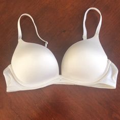 Victoria’s Secret Biofit White Bra New Without Tags Push Up Strapless Bra, White Bra, Green Bras, Gray Sports Bra, White Bras, Victoria Secret Sport, Full Coverage Bra, Purple Lace, Demi Bra