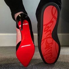 Luxury Couple, Louboutin Heels, Luxury Lifestyle Dreams, Shoe Inspo, Elegantes Outfit, Red Bottoms