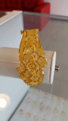 Stack Bangles, Latest Gold Bangles, Designs Aesthetic, Dubai Gold Jewelry, Wedding Bangles, Gold Bangles For Women, Aesthetic Wedding, Ali Baba