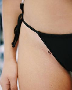 Tattoo Near Crotch, Discreet Tattoos For Women, Pelvic Tattoos, Kiss Tattoos, Bum Tattoo, Unique Tattoos For Women, Black Clothes, Discreet Tattoos