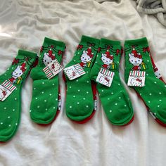 5 Pairs Of Hello Kitty Christmas Socks Sanrio Green, Hello Kitty Store, Hello Kitty Car, Hello Kitty Jewelry, Kitty Christmas, Hello Kitty Bag, Ur Mom, Hello Kitty Christmas, Plush Backpack