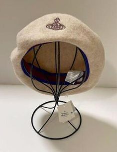 Vivienne Westwood Beret, Image Swag, Beret Hat, Outfits With Hats, Cute Hats, Dream Clothes, Hat Cap, Style Board