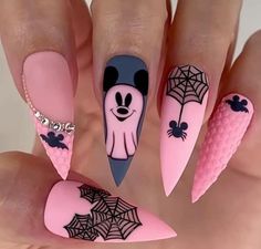 Demure Nails, Disney Themed Nails, Disney Halloween Nails, Disney Nail Art, Disneyland Nails, Disney Inspired Nails, Disney Acrylic Nails, Horror Nails, Mickey Nails