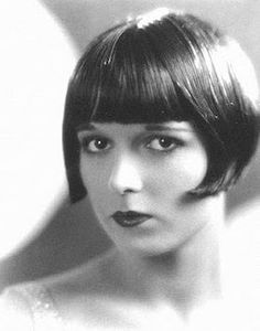 How to get the modern flapper look! | Art Deco Gal Easily Hairstyles, Flapper Girl Hairstyles, Maquillage Goth, Flapper Girls, Curly Styles, Louise Brooks, A Bob, Flapper Girl