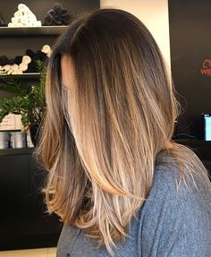 Balayage Brunette Short, Brown To Blonde Balayage, Blonde Hair With Roots, Formal Hairstyles For Long Hair, Hair 101, Brown Hair Inspo, Hair Growing Tips, Brunette Hair With Highlights